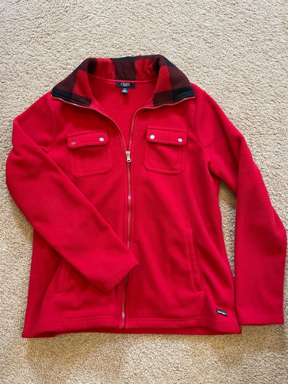 Fleecy jacket with side pockets